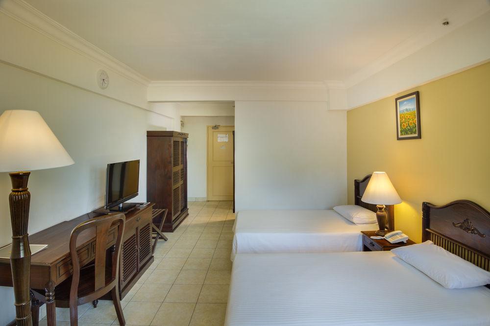 Eastana Cherating Beach Resort Extérieur photo